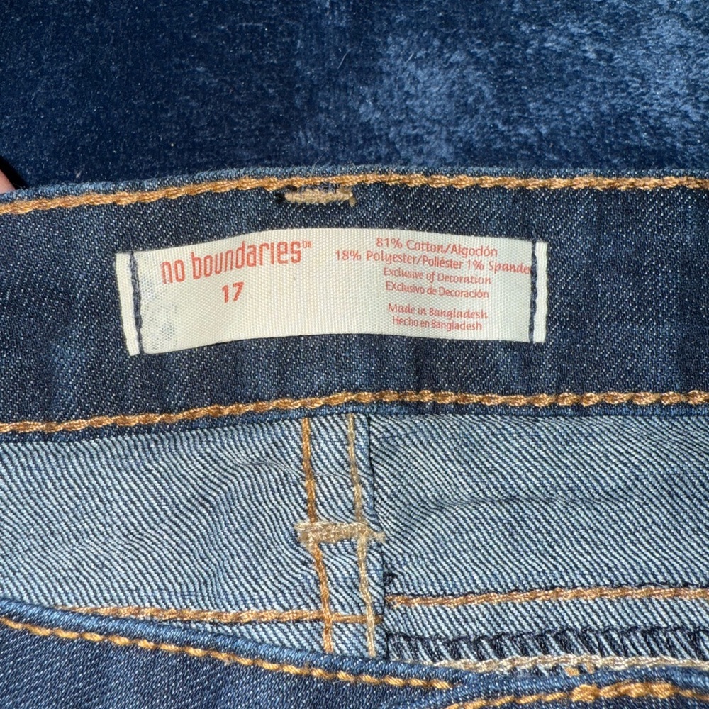 No Boundaries Blue Jeans with Classic Indigo Design NWOT
